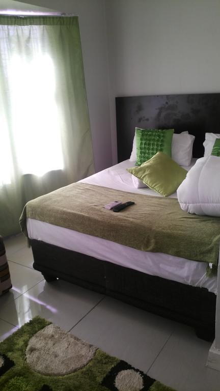 Valley Guest House Pretoria-Noord Extérieur photo