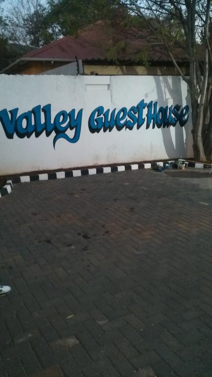 Valley Guest House Pretoria-Noord Extérieur photo