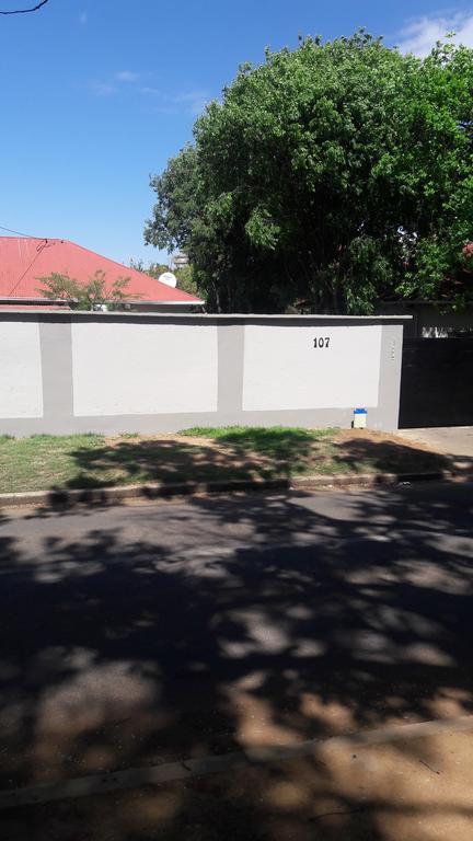Valley Guest House Pretoria-Noord Extérieur photo
