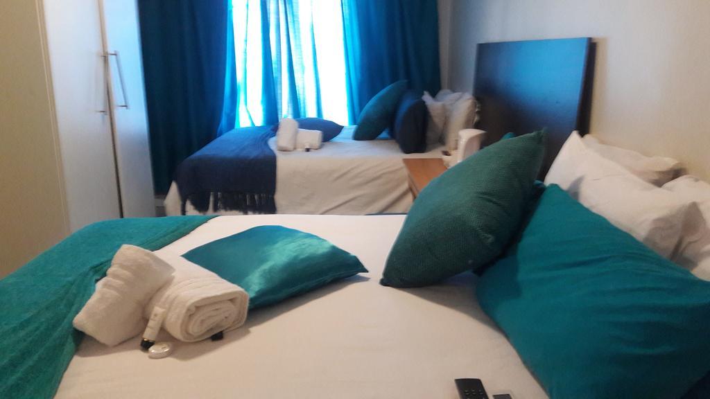 Valley Guest House Pretoria-Noord Extérieur photo