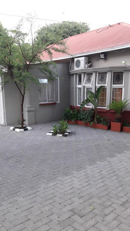 Valley Guest House Pretoria-Noord Extérieur photo