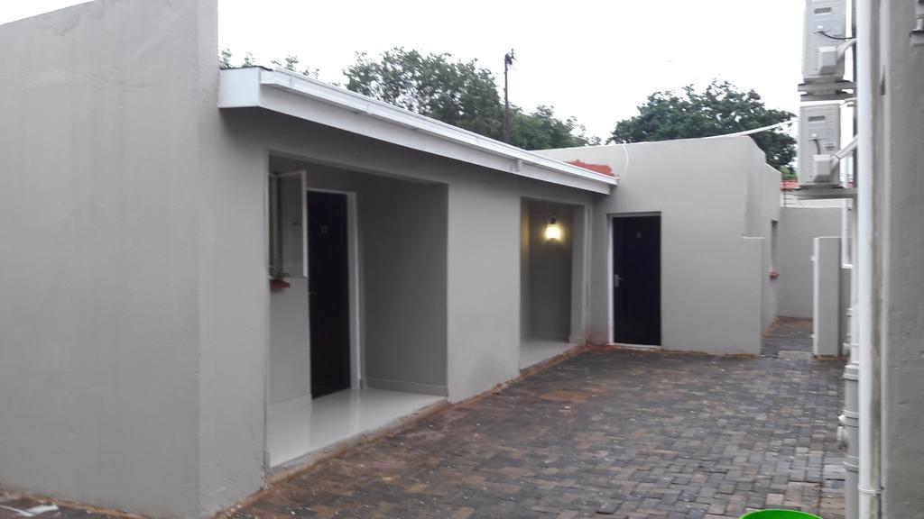 Valley Guest House Pretoria-Noord Extérieur photo